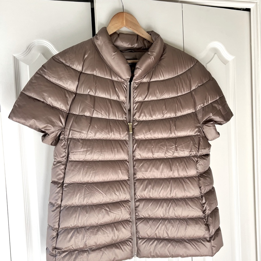 Martha Stewart sleeveless puffer vest, champagne color xl. Never worn